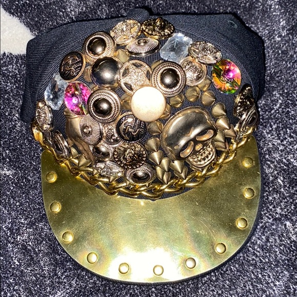 Video shoot ready.. or let’s just be extra today! - Picture 3 of 4